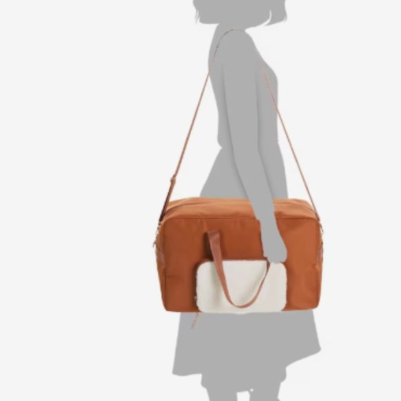 NWT DSW Exclusive Camuto Weekender Bag with removable faux shearling clutch - Picture 7 of 7